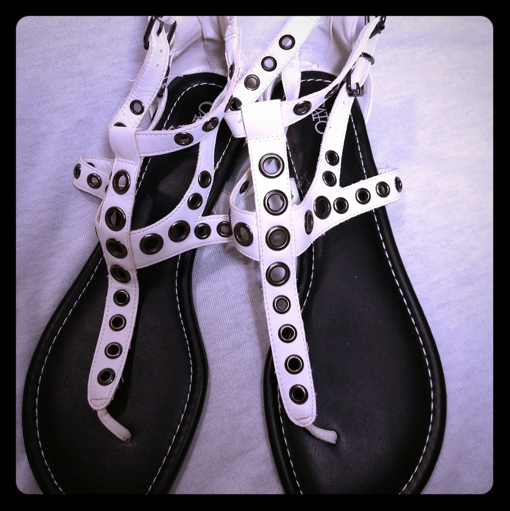 2/$20 Cato Faux Leather White Sandals Size 11